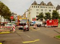 2 Denkmalkletterer hielten Feuerwehr und Polizei in Trapp Koeln Heumarkt P051